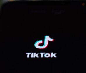 This is featured image for the article tiktok ai portrait filer